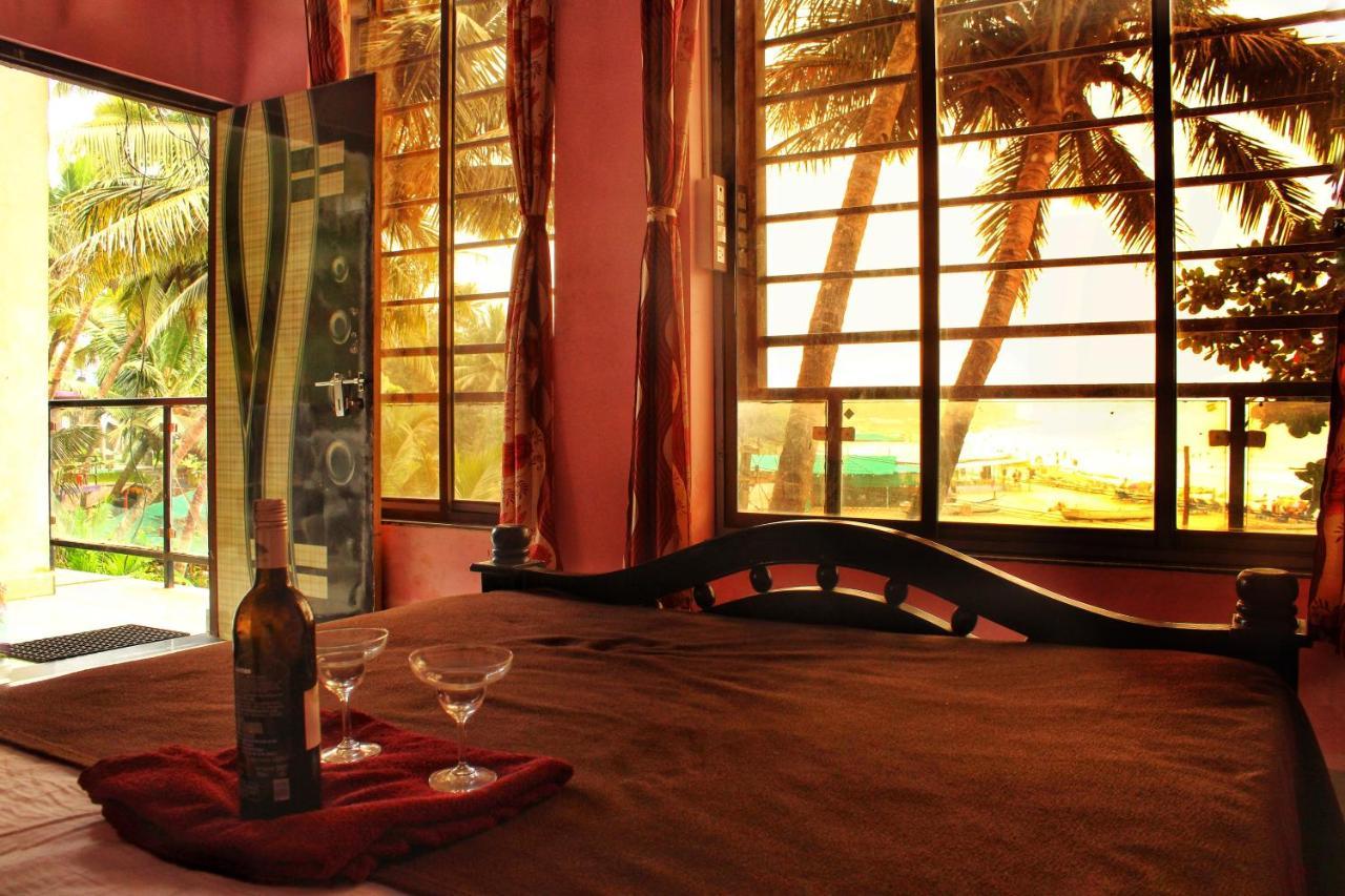 This Is It Beachfront - Rooms, Cafe & Events Arambol Zewnętrze zdjęcie