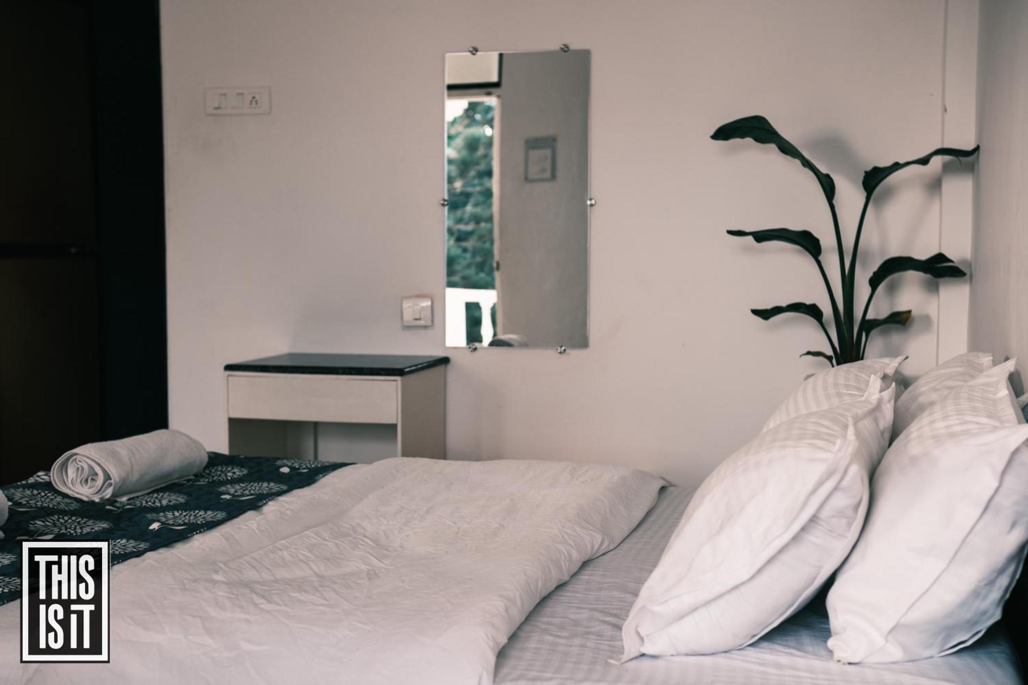 This Is It Beachfront - Rooms, Cafe & Events Arambol Zewnętrze zdjęcie
