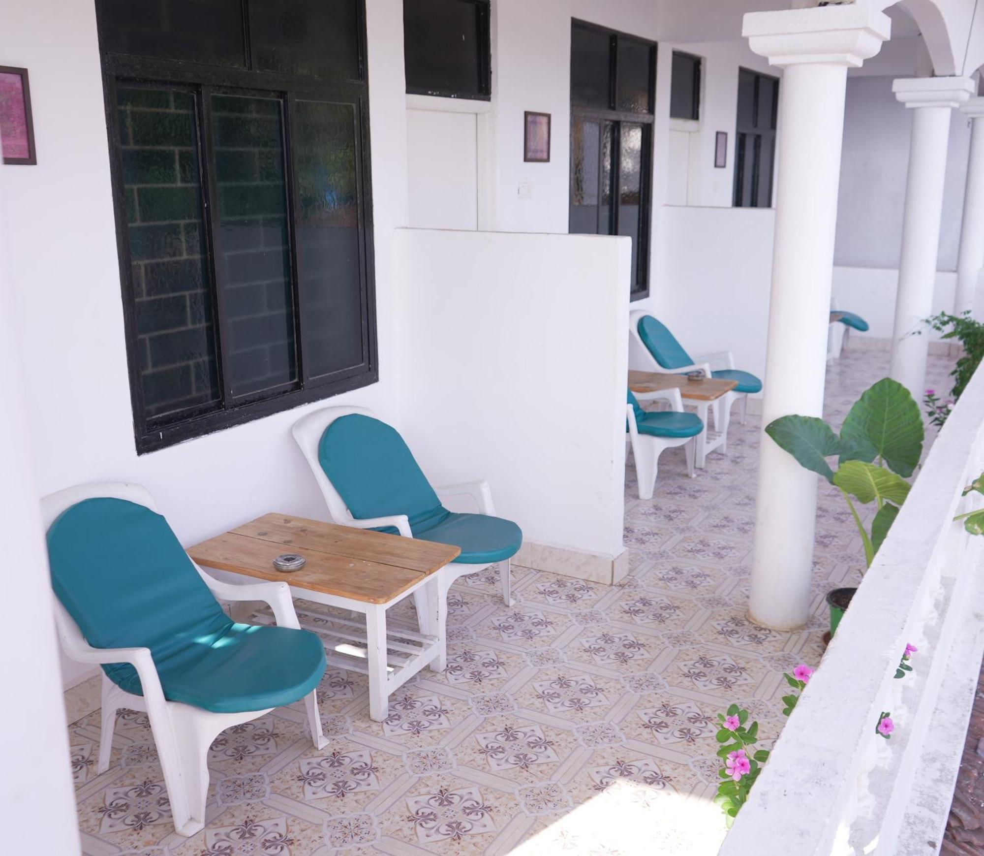 This Is It Beachfront - Rooms, Cafe & Events Arambol Zewnętrze zdjęcie