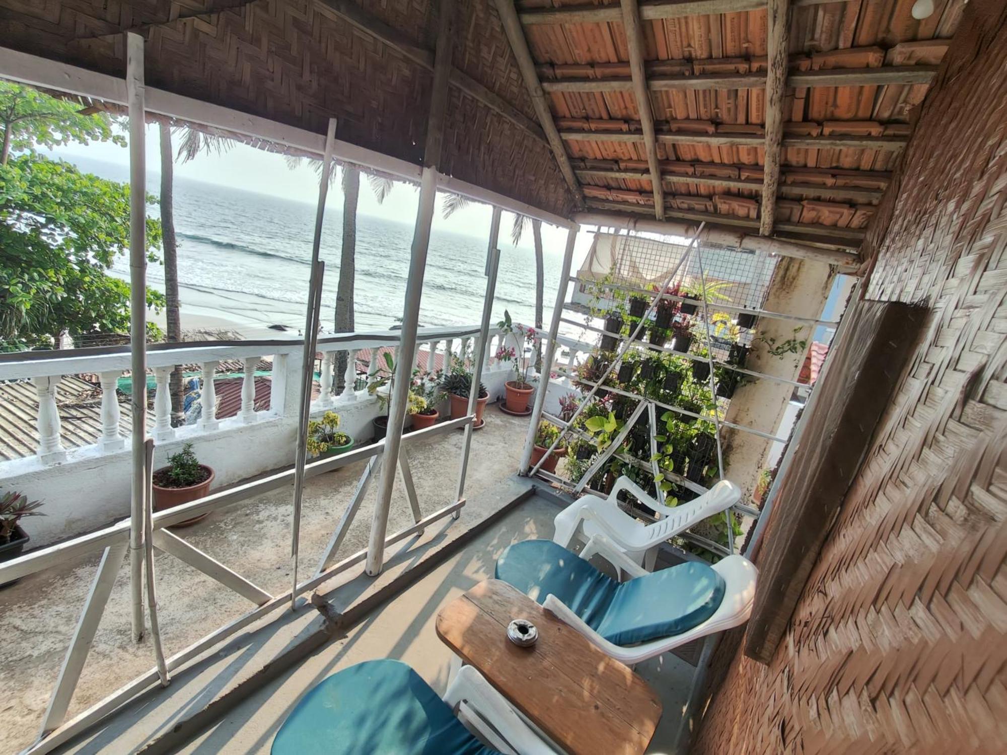 This Is It Beachfront - Rooms, Cafe & Events Arambol Zewnętrze zdjęcie